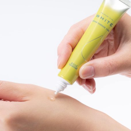 KOSE - Moisture Mild White VC C100 Essence 20ml